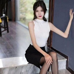 嗯美女下面动态图
