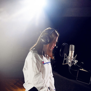 嗯美女下面动态图
